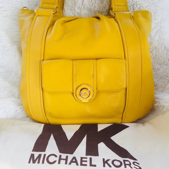 Michael Kors Large Yellow Leather Handbag - Picture 2 of 16